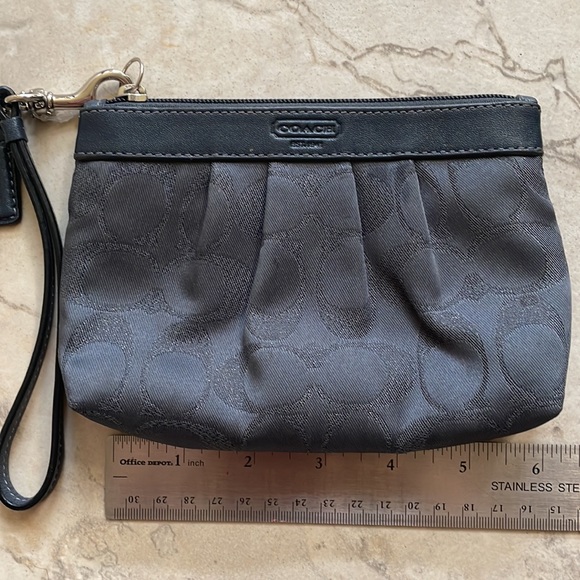 COACH wristlet - Picture 2 of 4